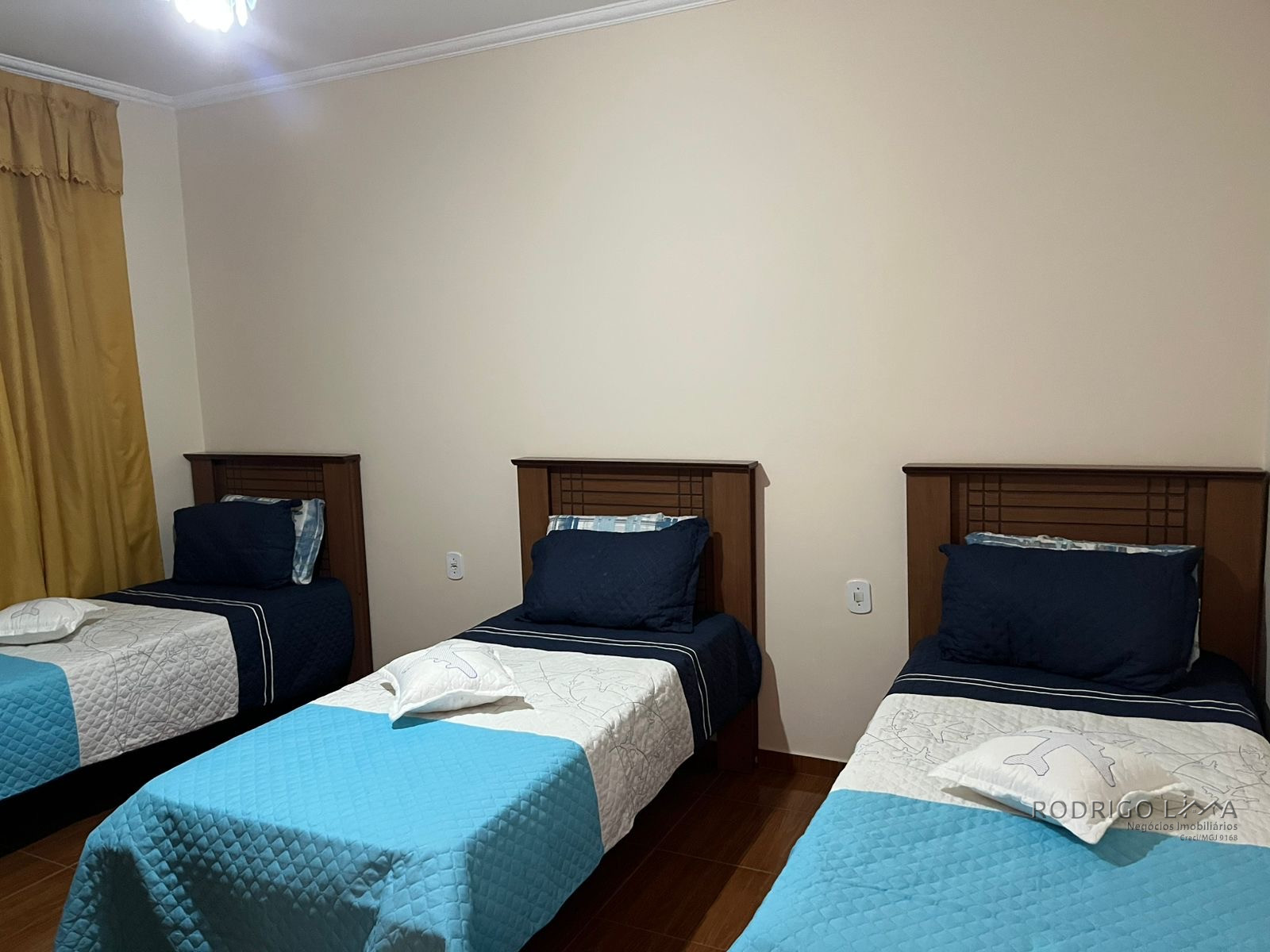 Linda casa a Venda em São Lourenço - MG.