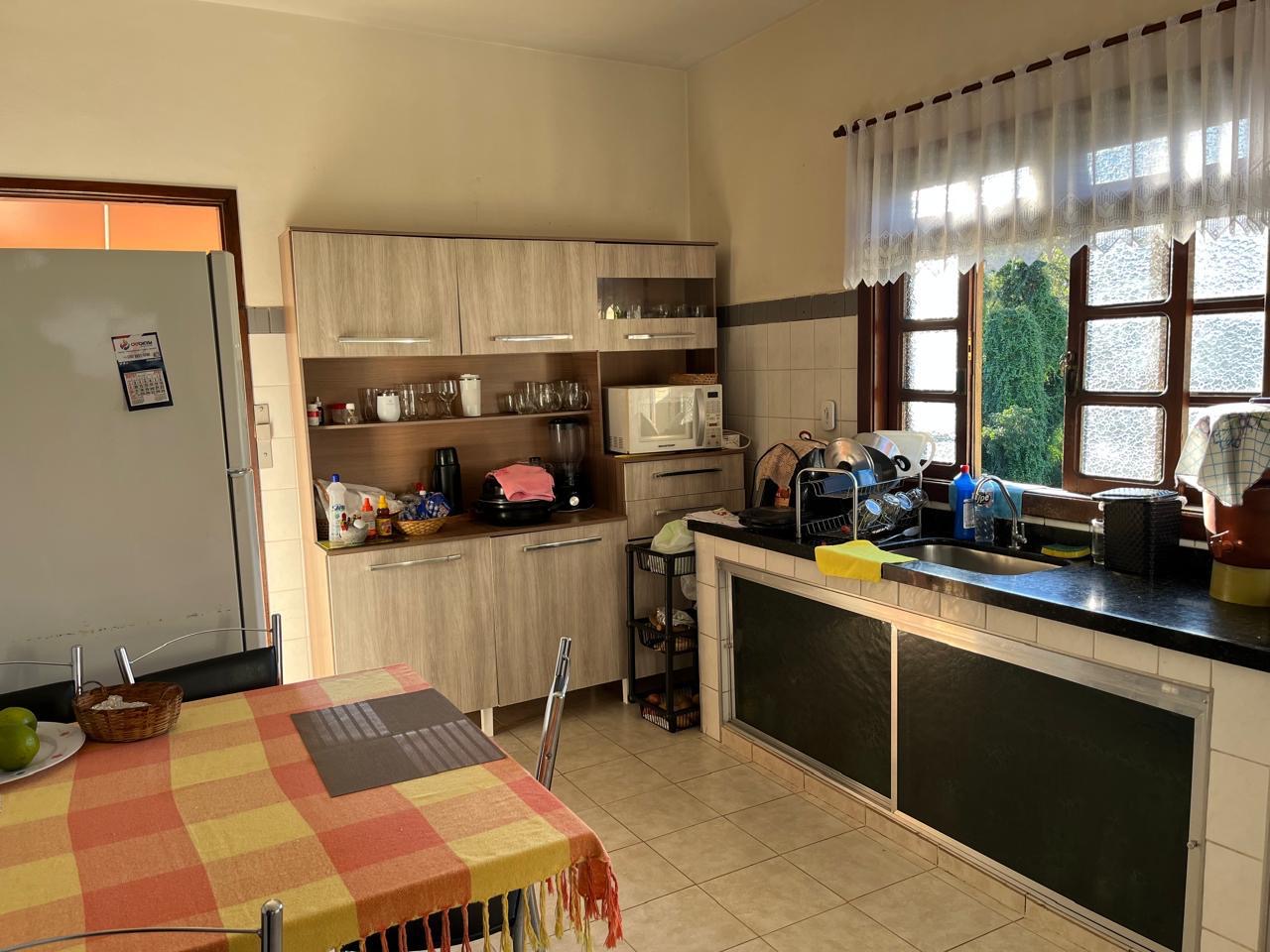 Casa para venda em São Lourenço - MG.