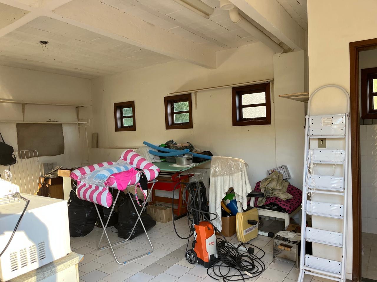 Casa para venda em São Lourenço - MG.