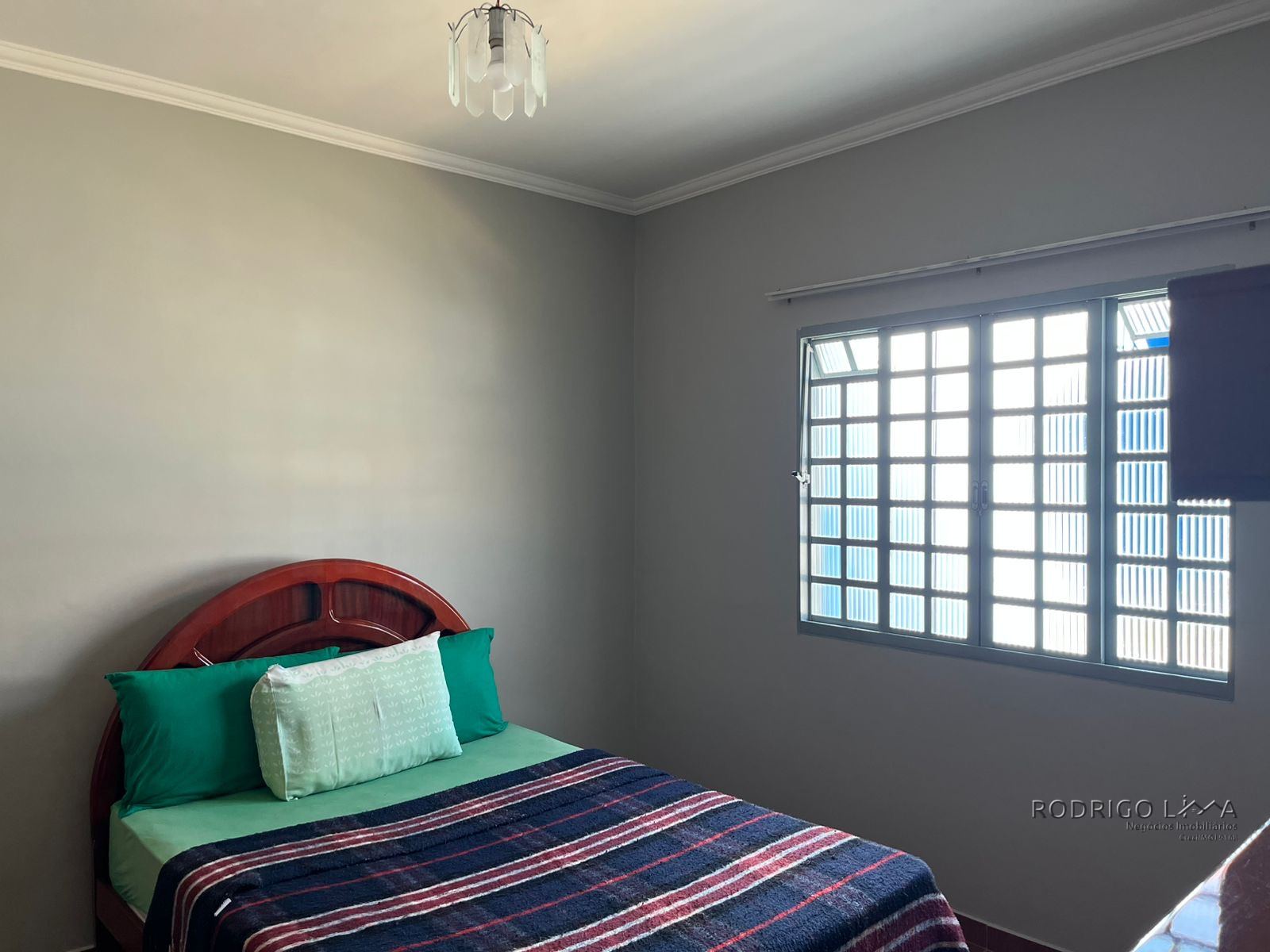 Linda casa a Venda em São Lourenço - MG.