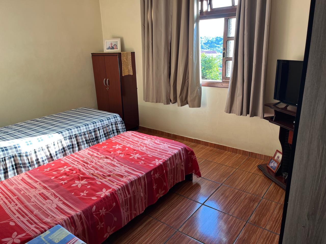 Casa para venda em São Lourenço - MG.