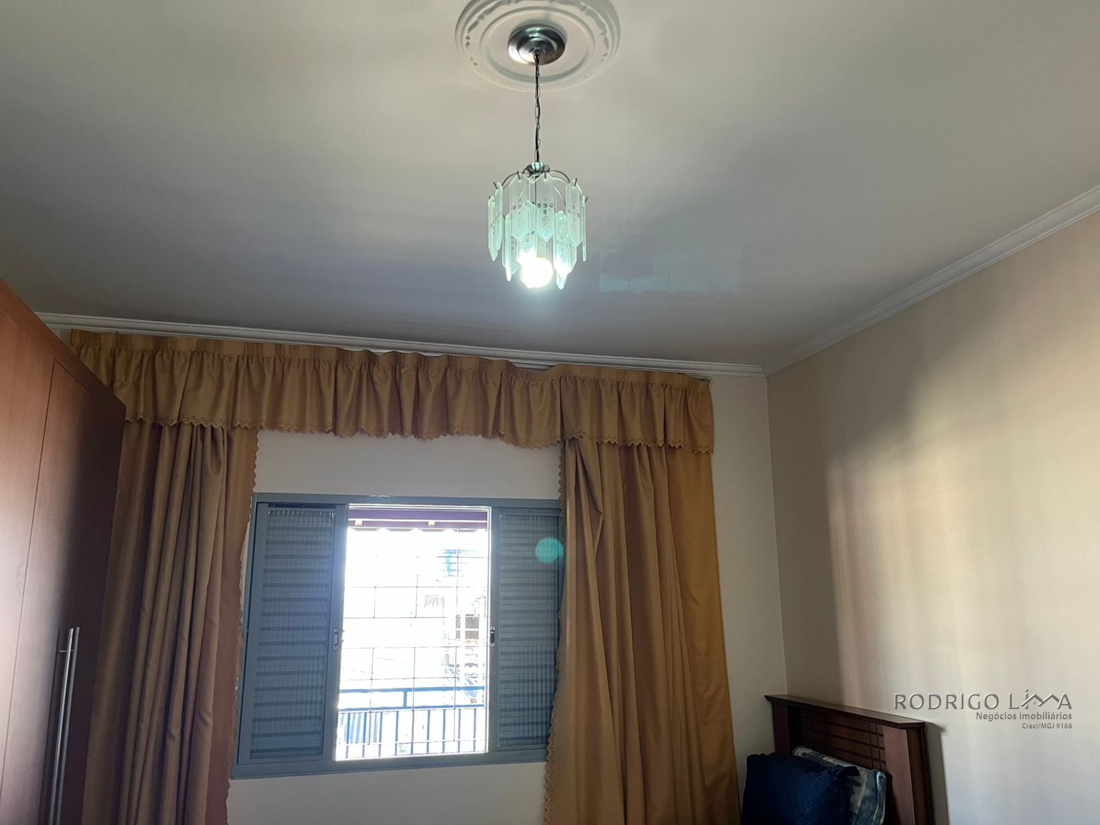 Linda casa a Venda em São Lourenço - MG.