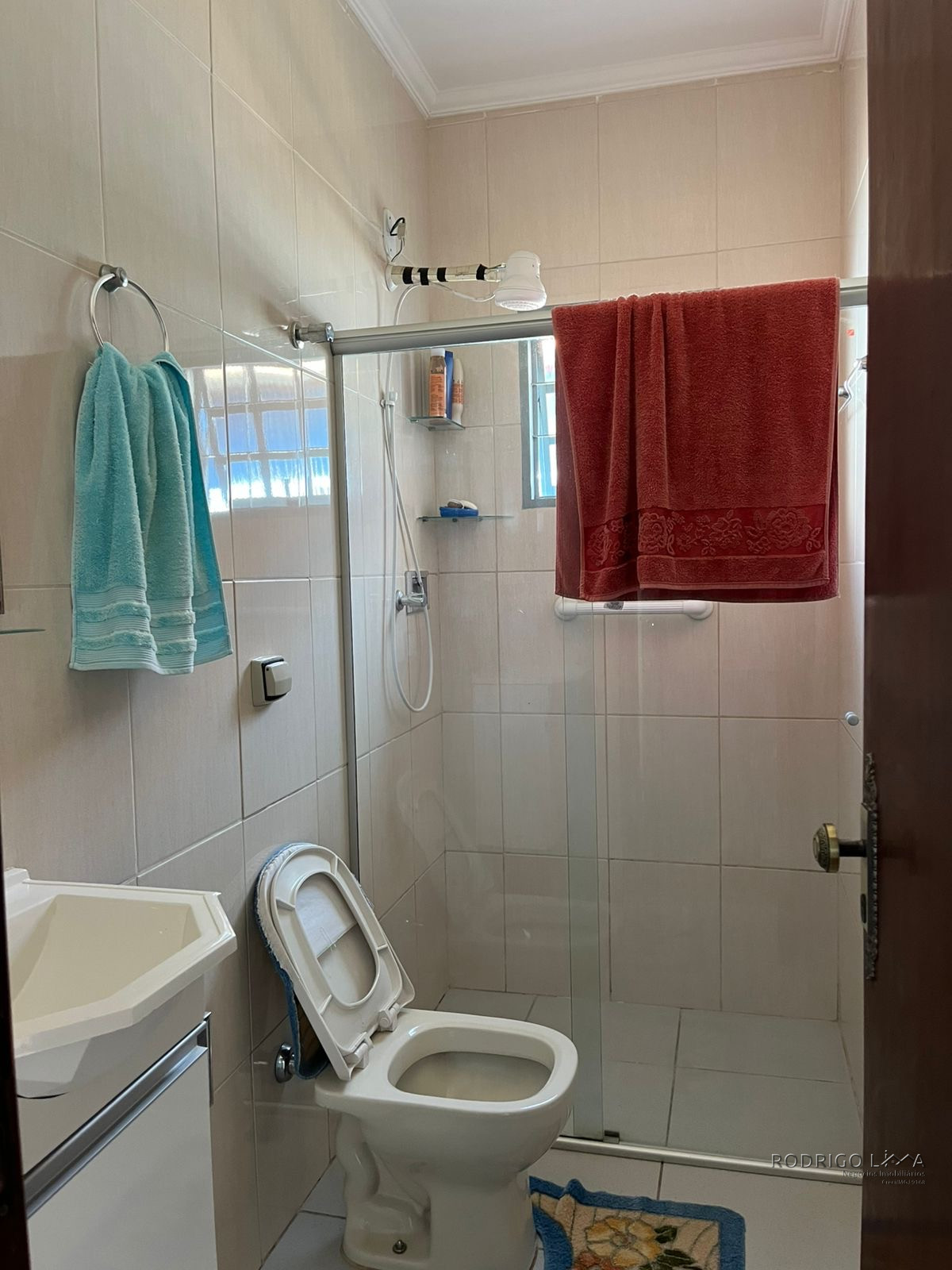 Linda casa a Venda em São Lourenço - MG.