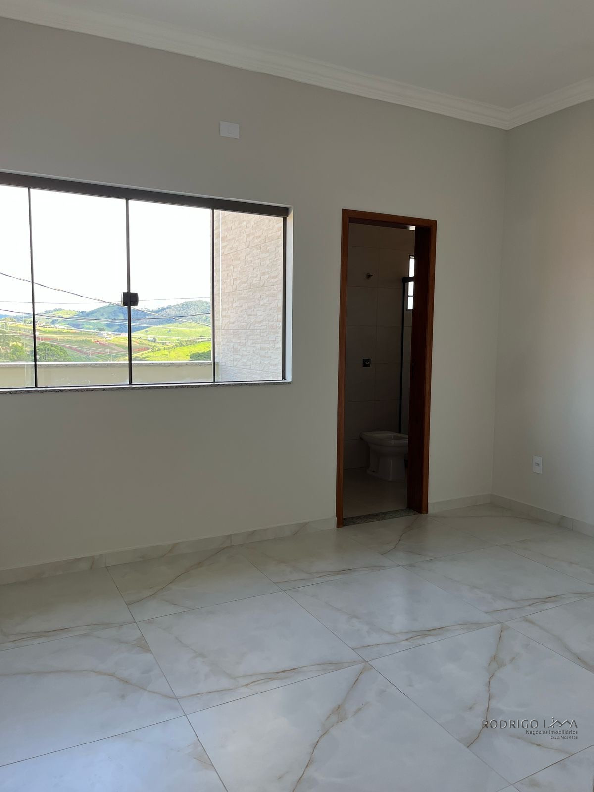 Casa para venda em São Lourenço - MG.