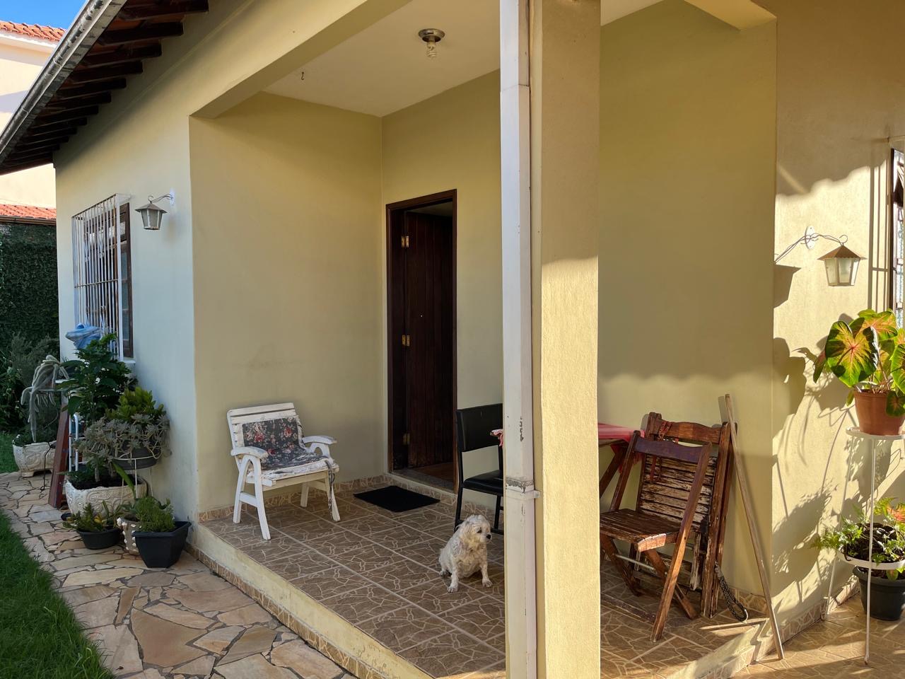 Casa para venda em São Lourenço - MG.