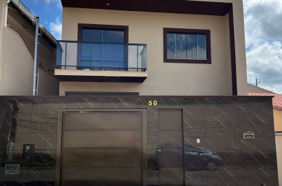 Lindo sobrado para venda em São Lourenço - MG.