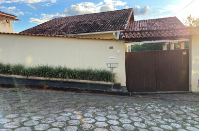 Casa para venda em São Lourenço - MG.