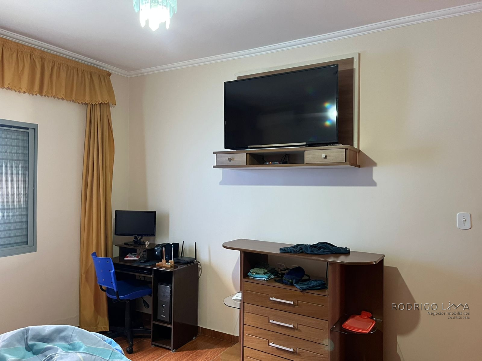 Linda casa a Venda em São Lourenço - MG.