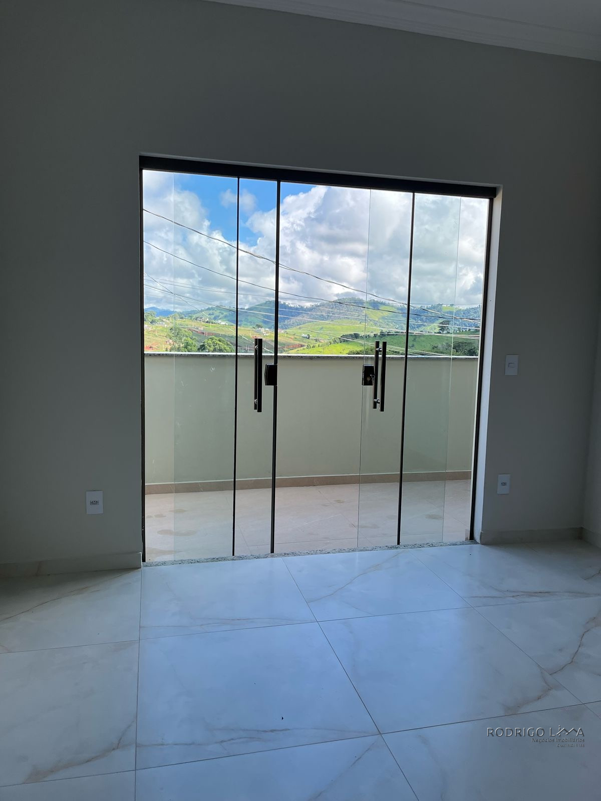 Casa para venda em São Lourenço - MG.