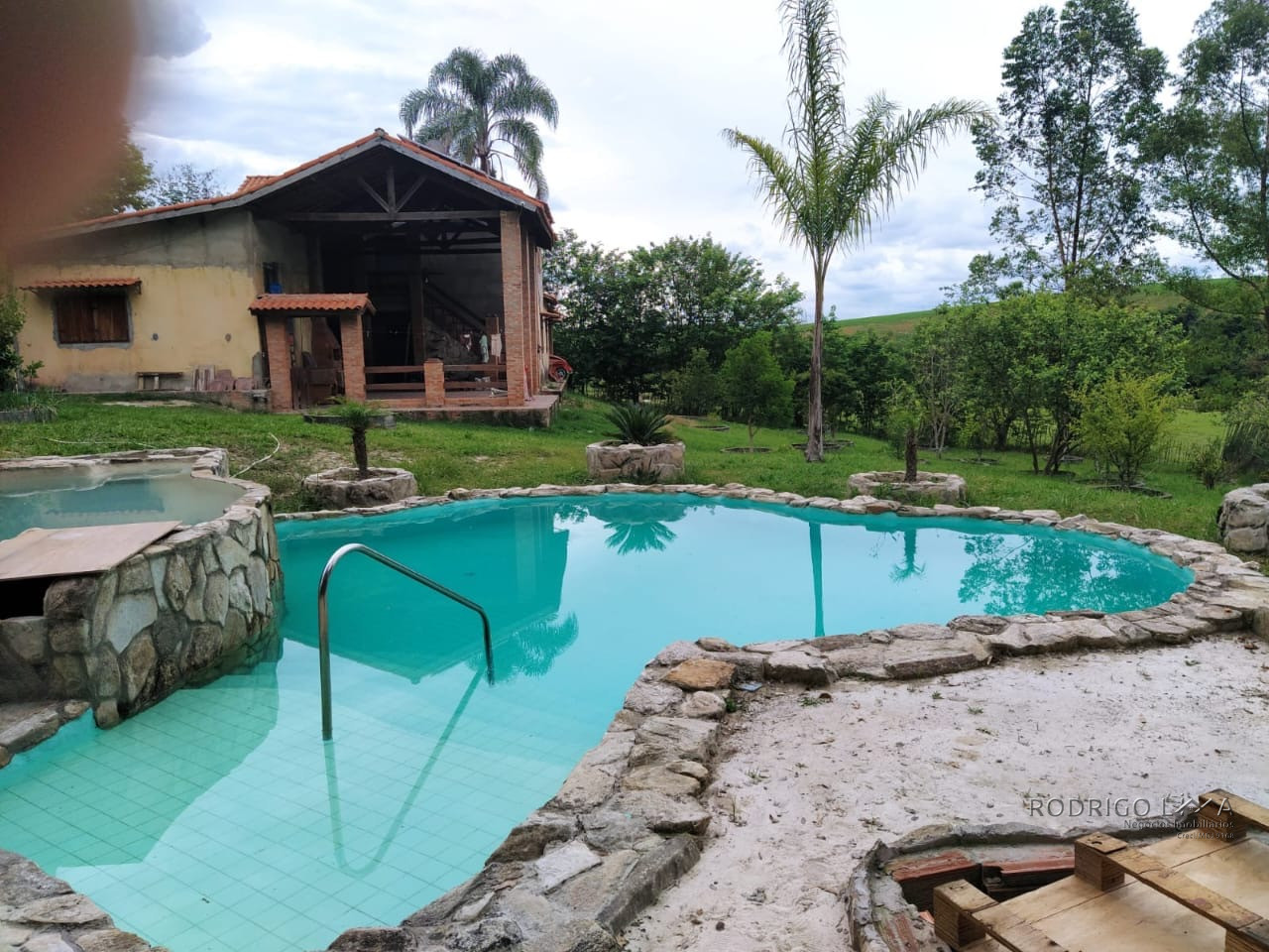 Lindo sítio para venda em Três Corações - MG.