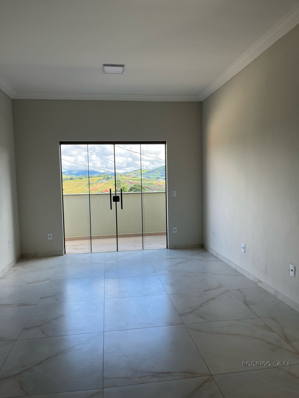 Casa para venda em São Lourenço - MG.