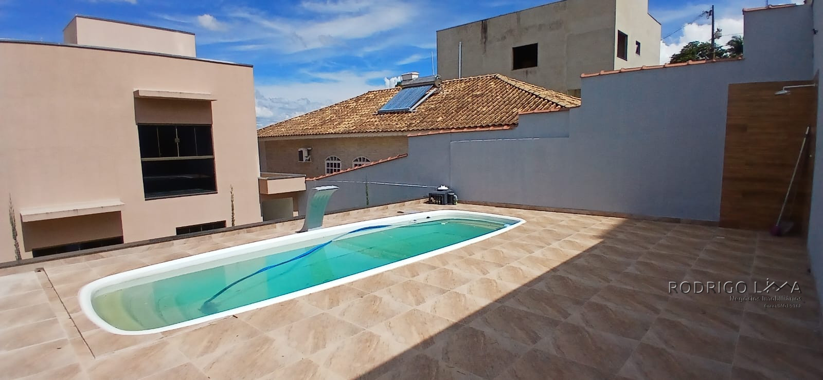Linda casa para venda em São Lourenço - MG.