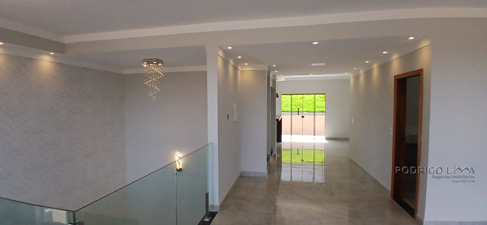 Linda casa para venda em São Lourenço - MG.