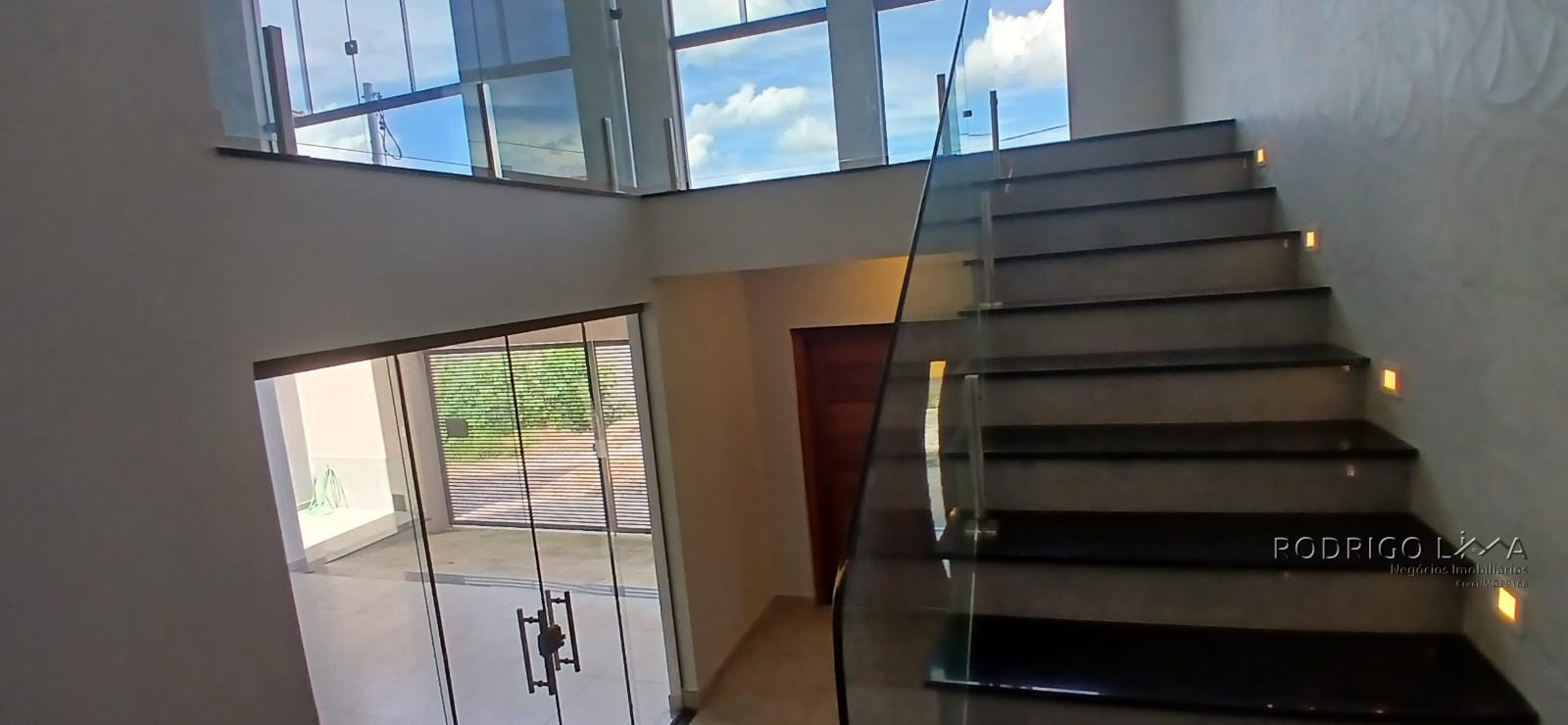 Linda casa para venda em São Lourenço - MG.