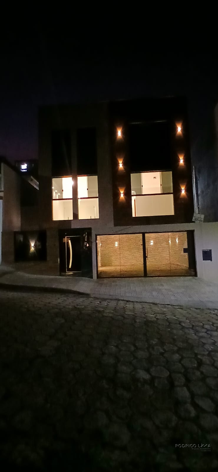 Linda casa para venda em São Lourenço - MG.