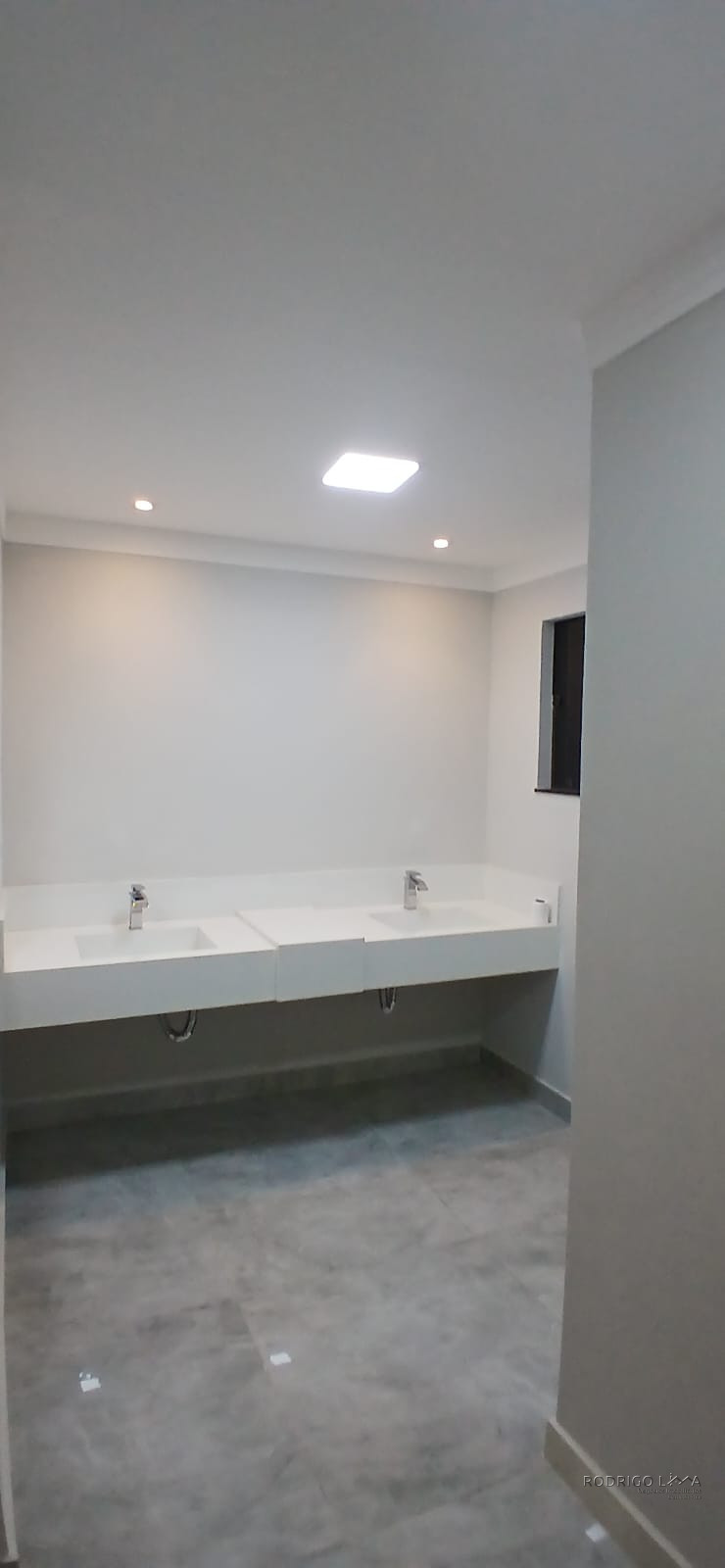 Linda casa para venda em São Lourenço - MG.