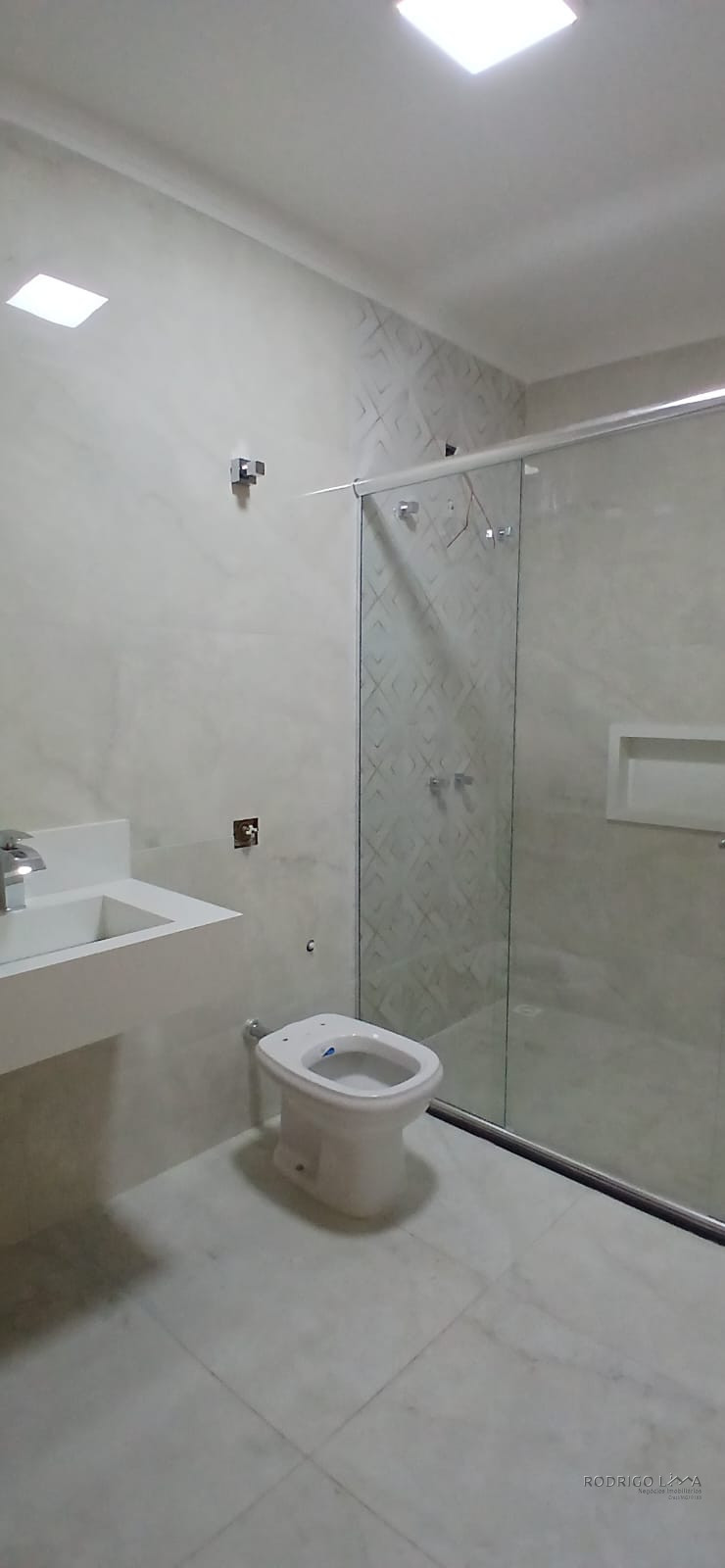 Linda casa para venda em São Lourenço - MG.