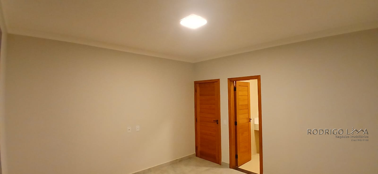 Linda casa para venda em São Lourenço - MG.