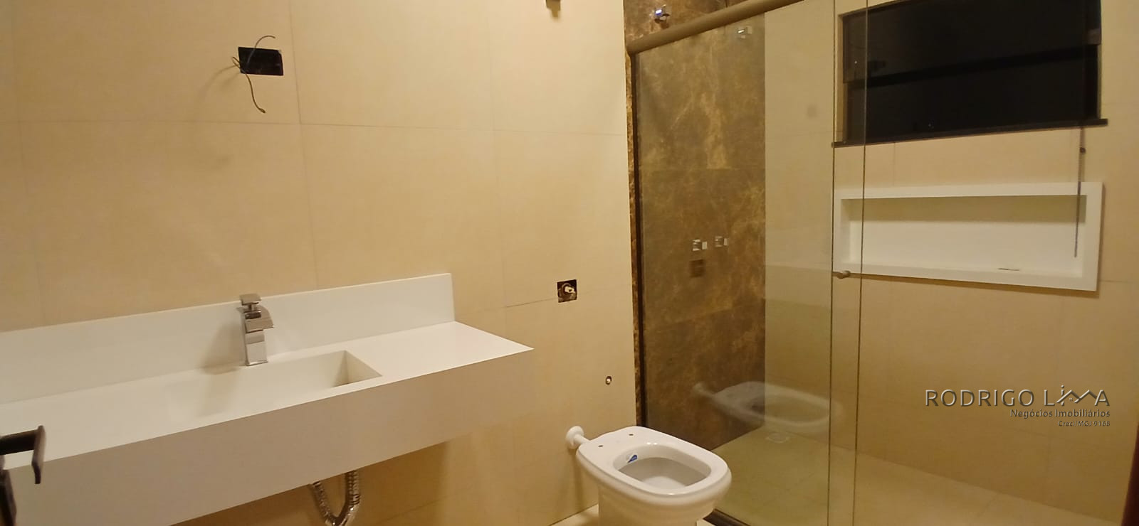 Linda casa para venda em São Lourenço - MG.