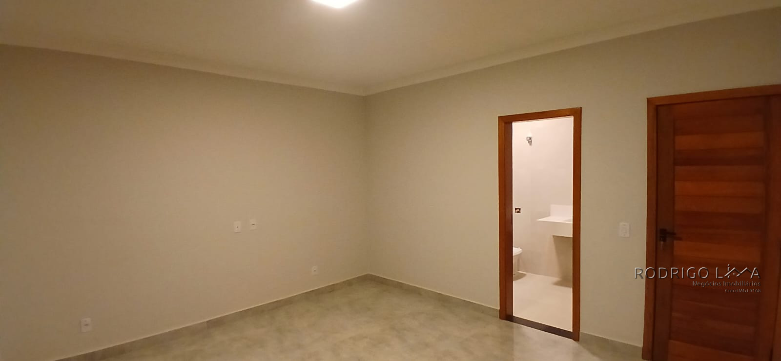 Linda casa para venda em São Lourenço - MG.