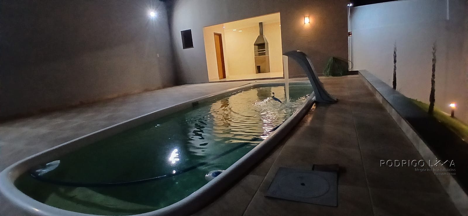 Linda casa para venda em São Lourenço - MG.