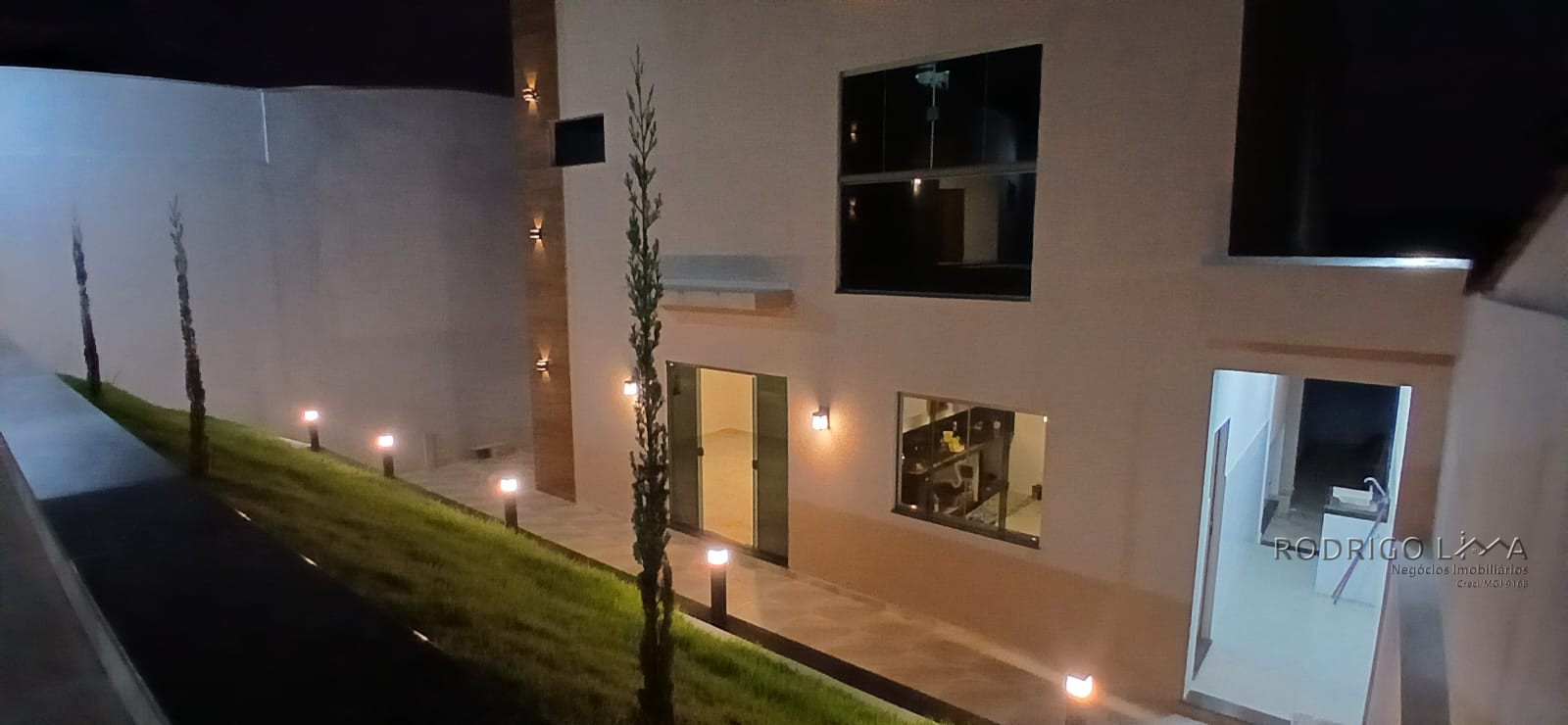 Linda casa para venda em São Lourenço - MG.