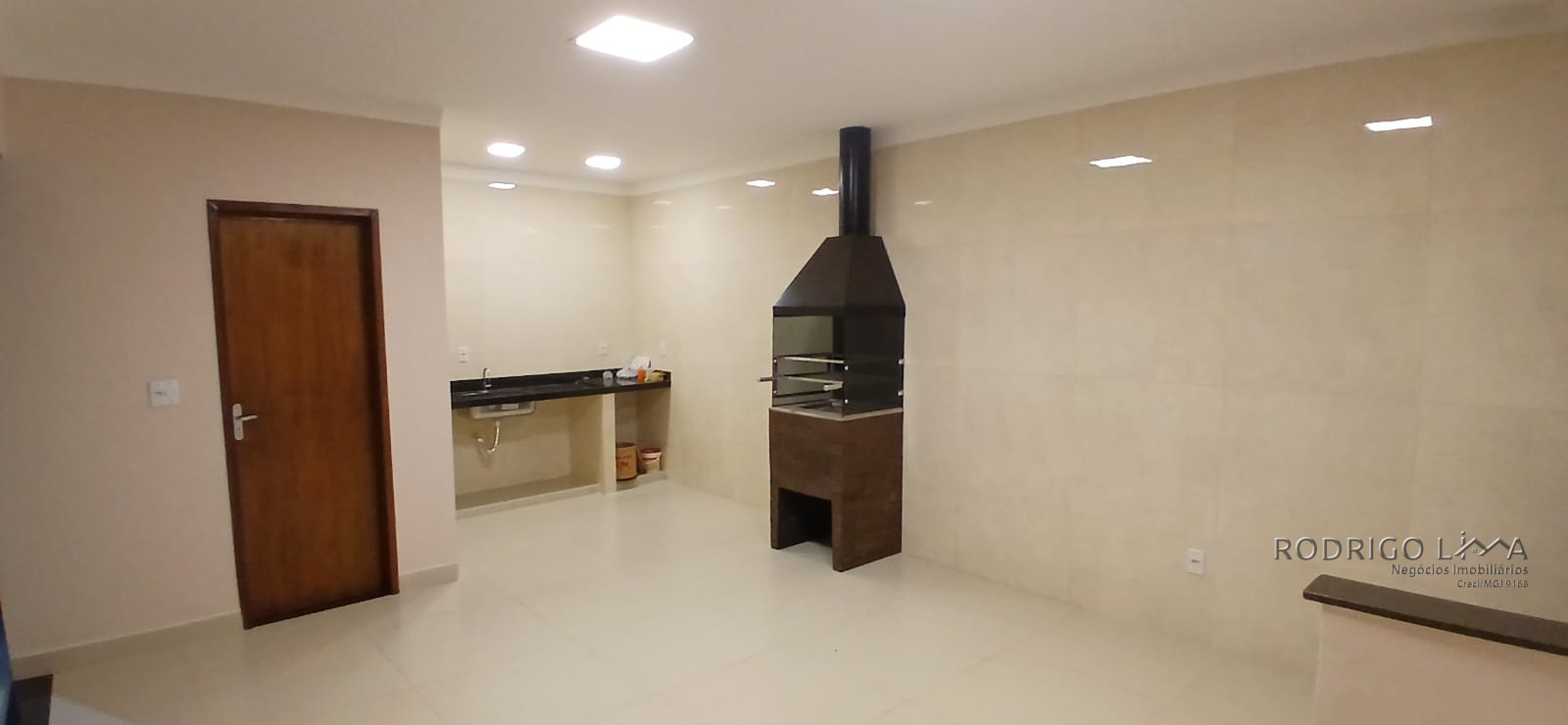 Linda casa para venda em São Lourenço - MG.