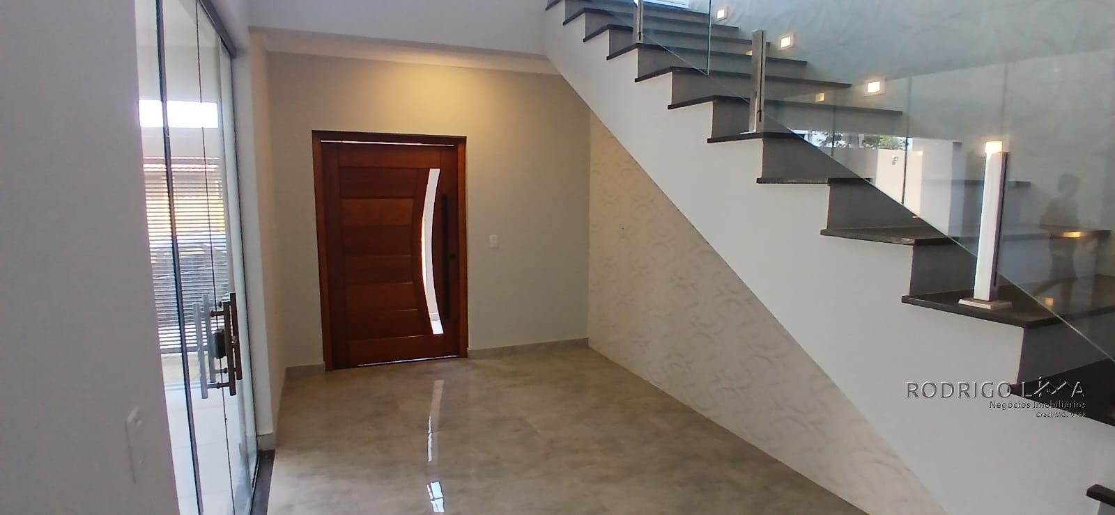 Linda casa para venda em São Lourenço - MG.