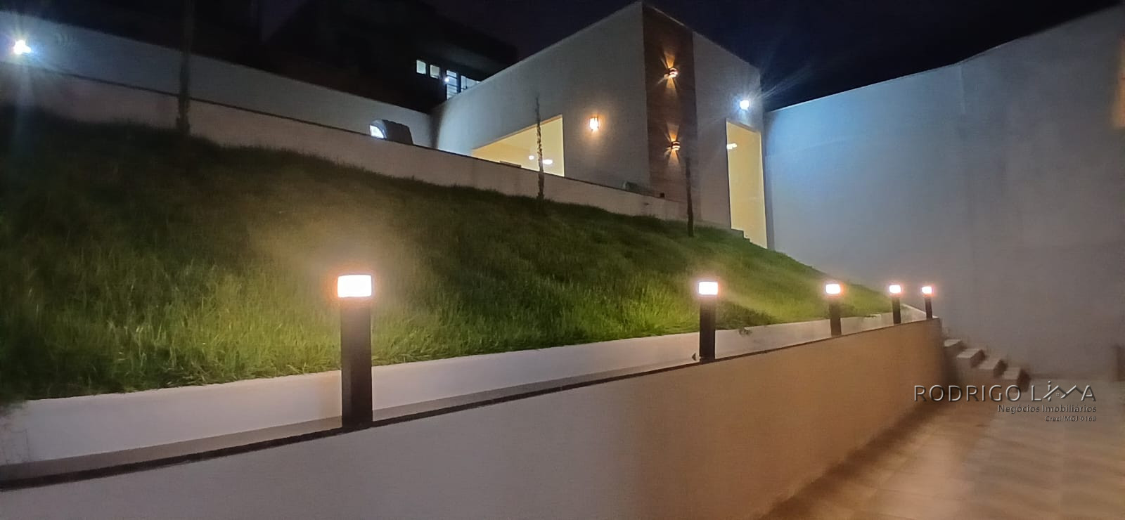 Linda casa para venda em São Lourenço - MG.