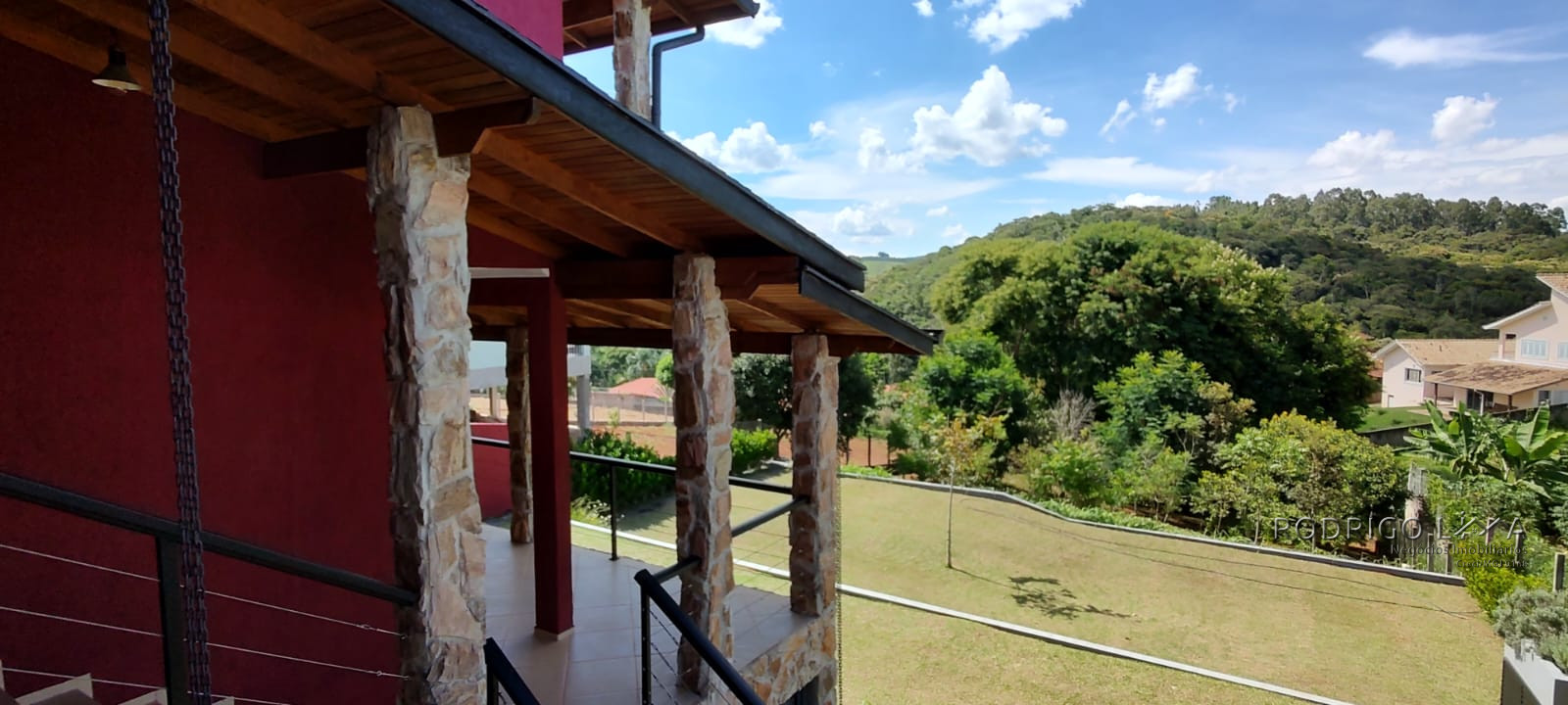Casa de alto padrão para venda em São Lourenço - MG.