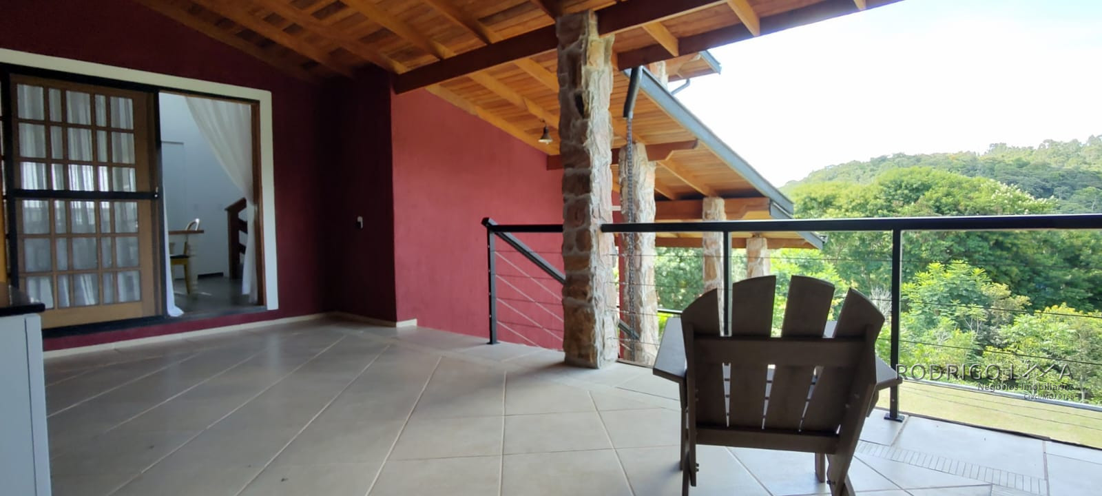 Casa de alto padrão para venda em São Lourenço - MG.