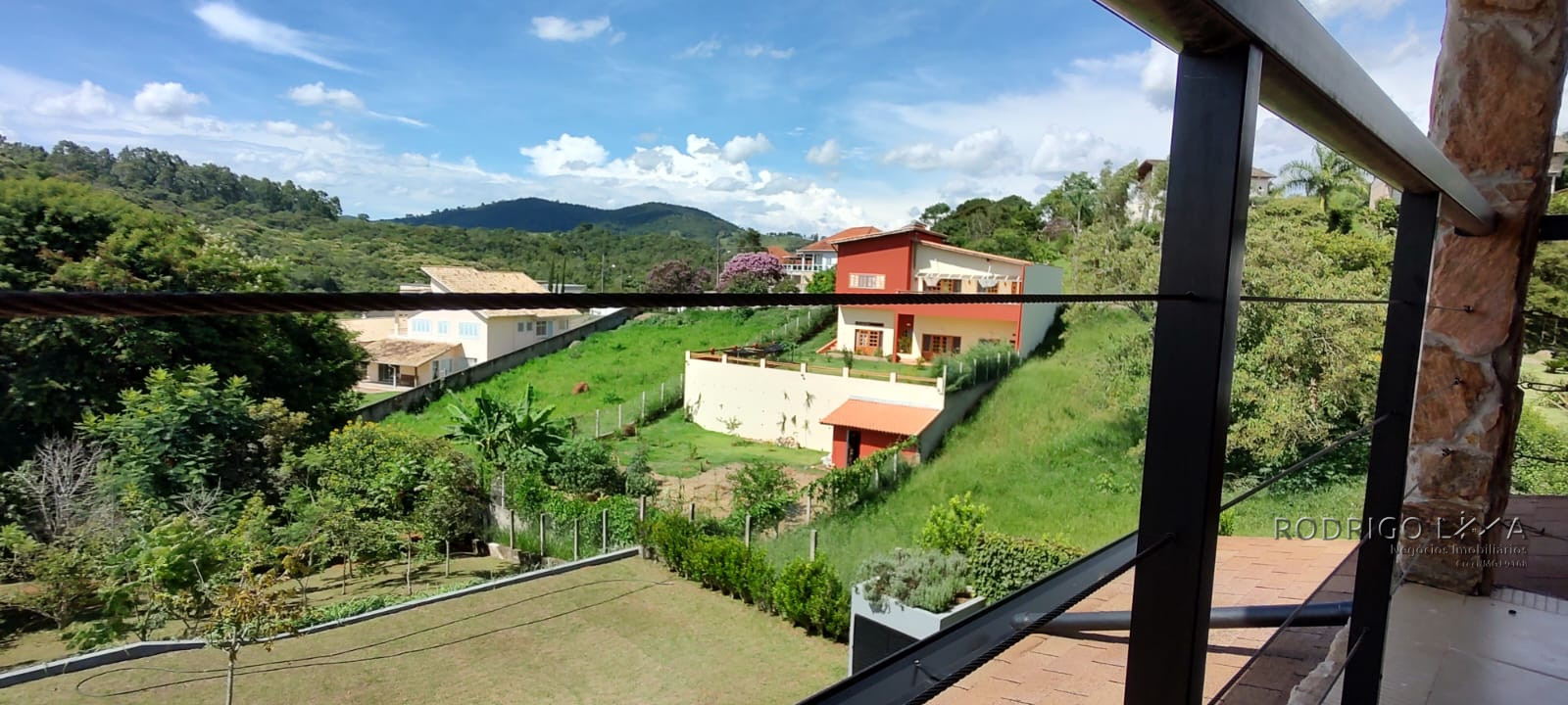 Casa de alto padrão para venda em São Lourenço - MG.