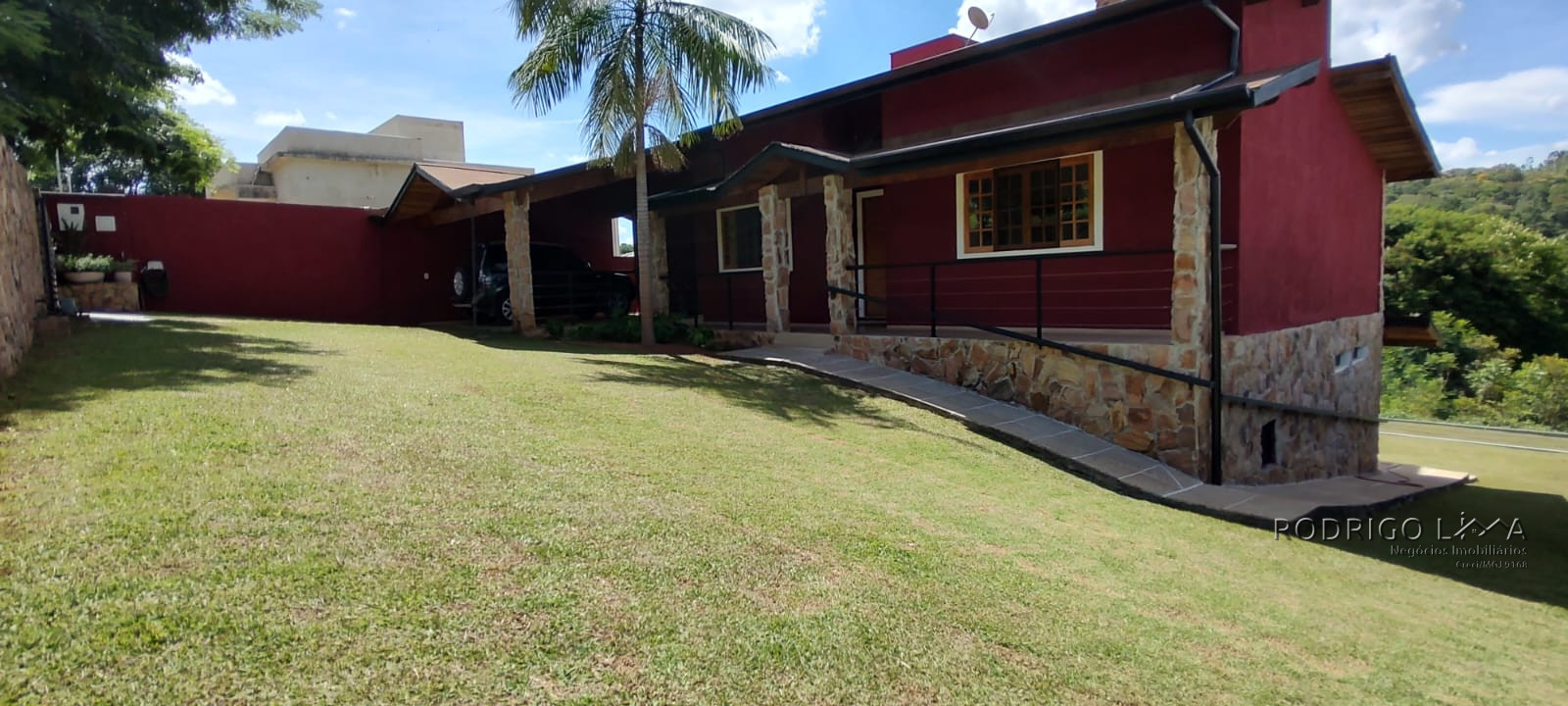 Casa de alto padrão para venda em São Lourenço - MG.