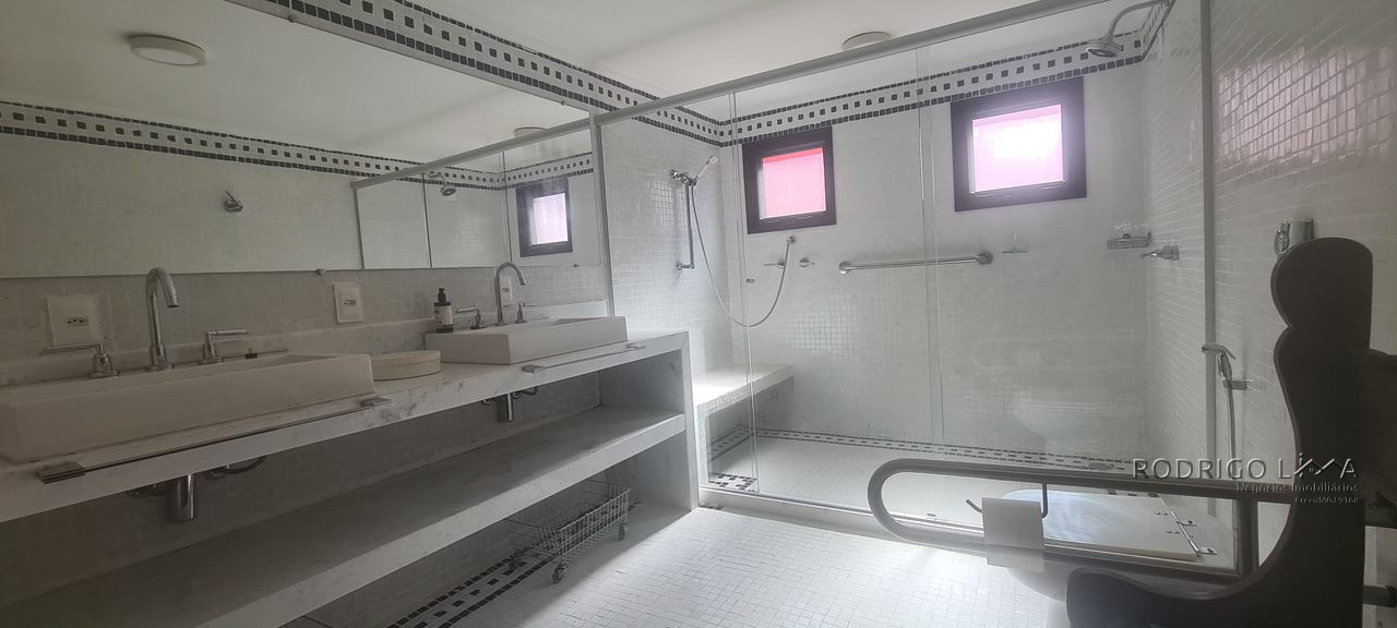 Casa de alto padrão para venda em São Lourenço - MG.