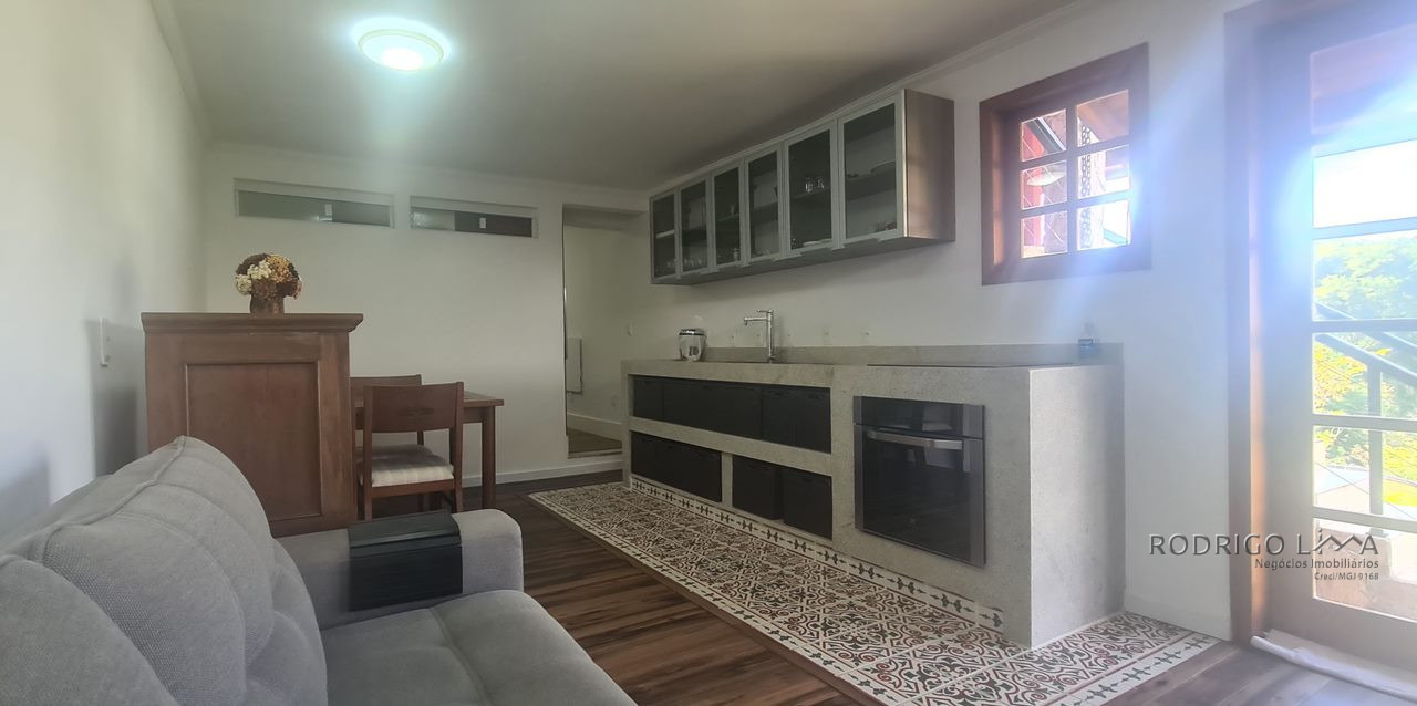 Casa de alto padrão para venda em São Lourenço - MG.