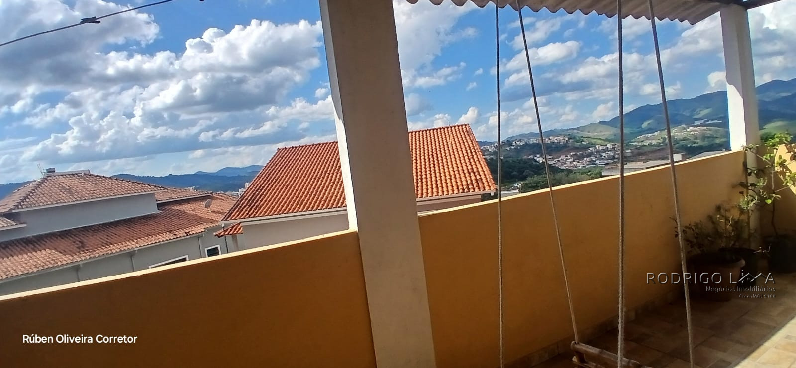 Casa para venda em São Lourenço - MG.