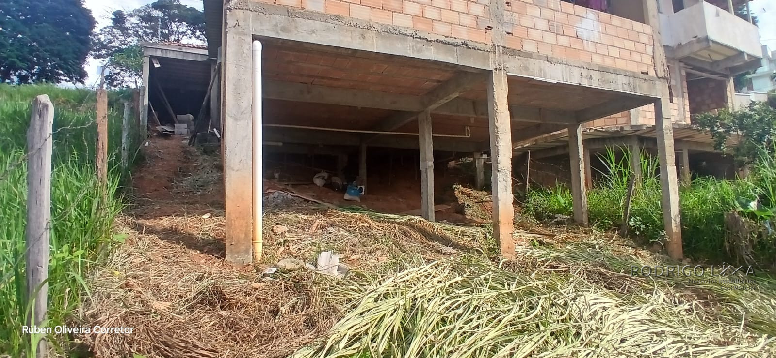 Casa para venda em São Lourenço - MG.