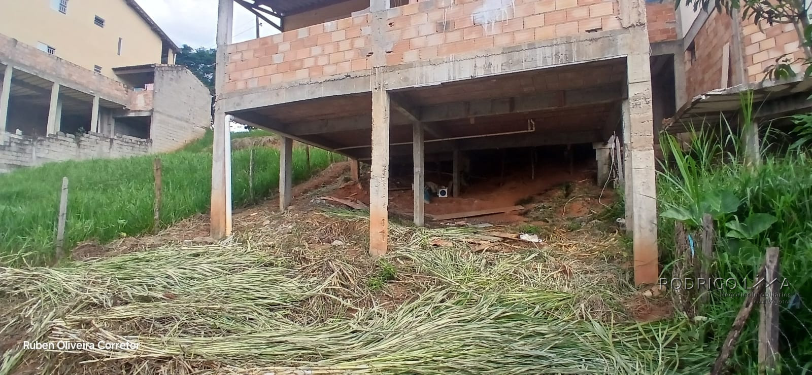 Casa para venda em São Lourenço - MG.