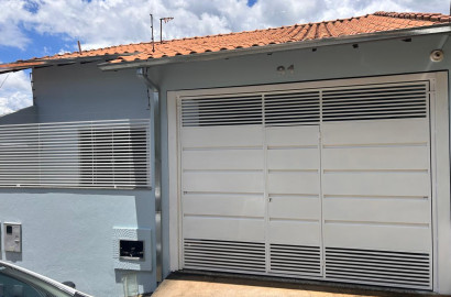 Linda casa para venda em São Lourenço - MG.