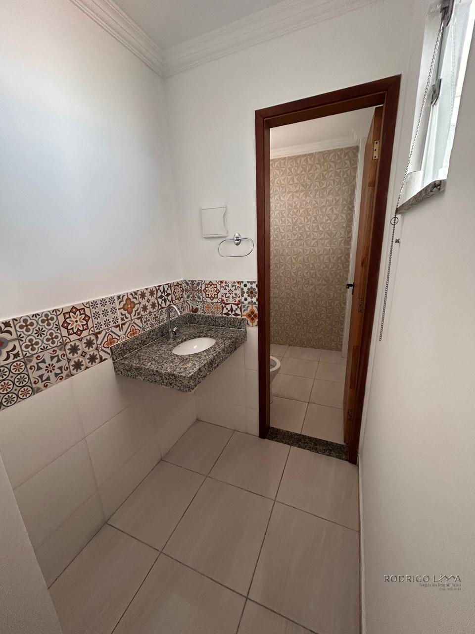 Linda casa para venda em São Lourenço - MG.