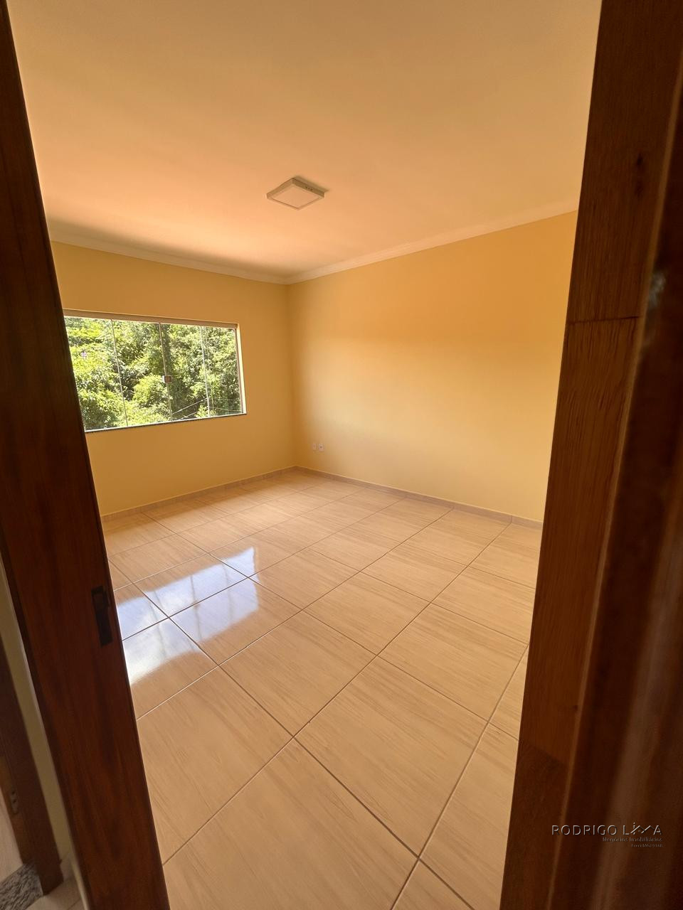 Linda casa para venda em São Lourenço - MG.