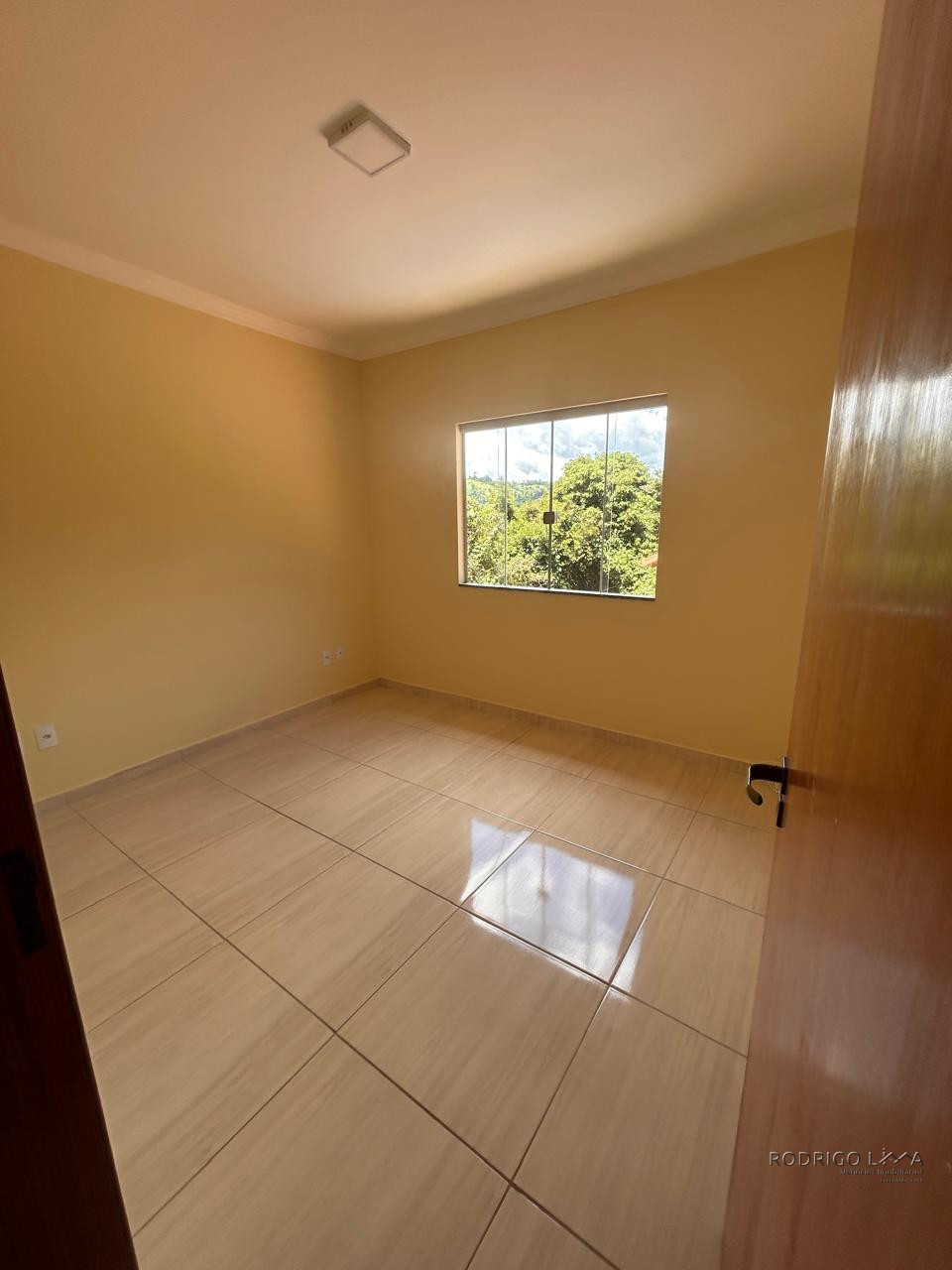 Linda casa para venda em São Lourenço - MG.