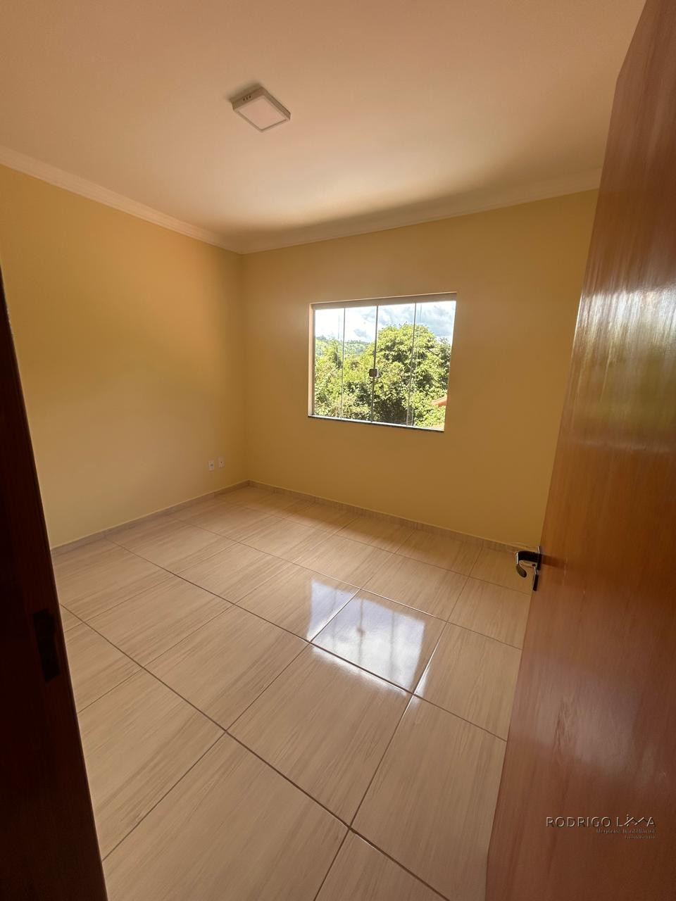 Linda casa para venda em São Lourenço - MG.