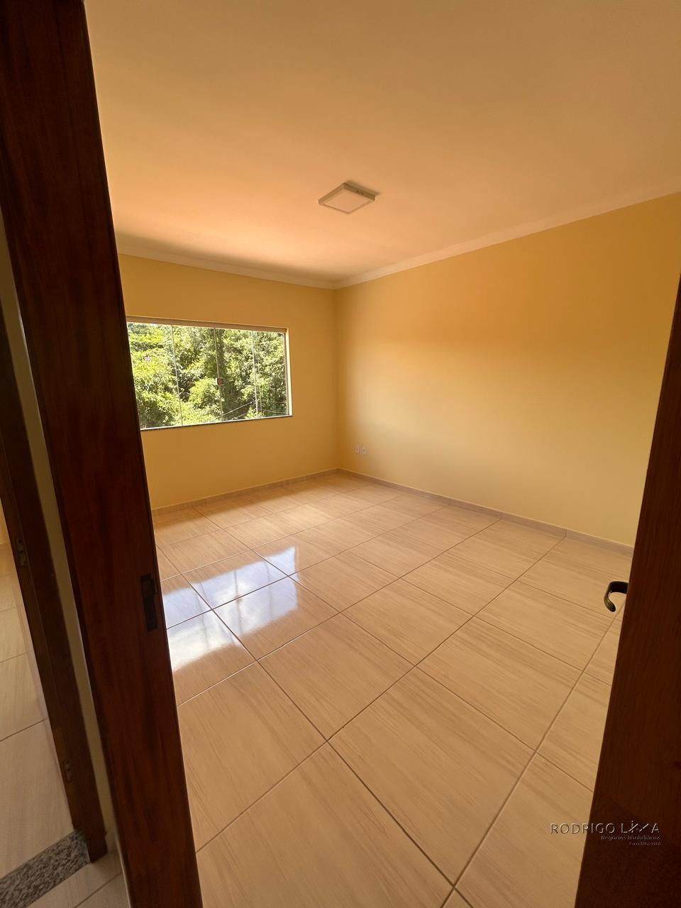 Linda casa para venda em São Lourenço - MG.