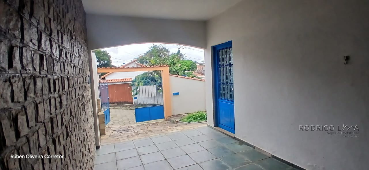 Linda casa para venda em São Lourenço - MG.