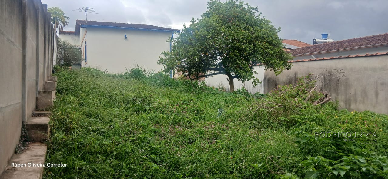 Linda casa para venda em São Lourenço - MG.