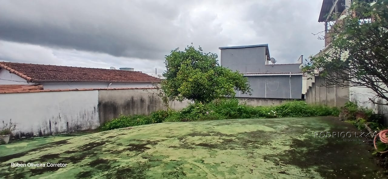 Linda casa para venda em São Lourenço - MG.