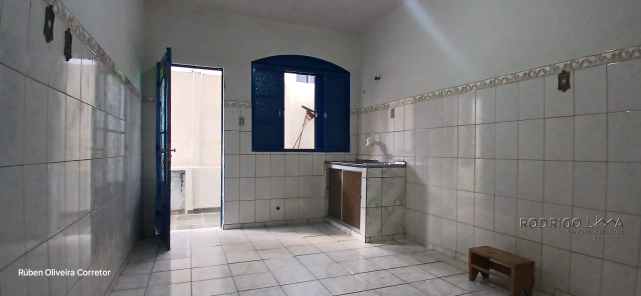 Linda casa para venda em São Lourenço - MG.