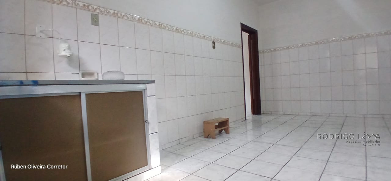 Linda casa para venda em São Lourenço - MG.