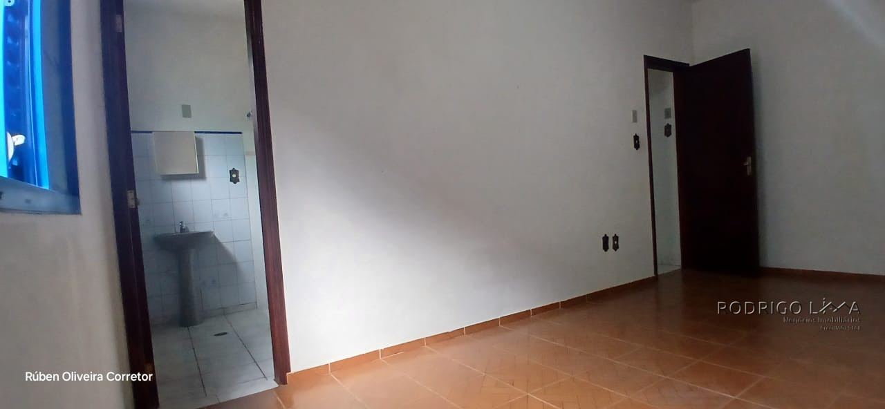 Linda casa para venda em São Lourenço - MG.